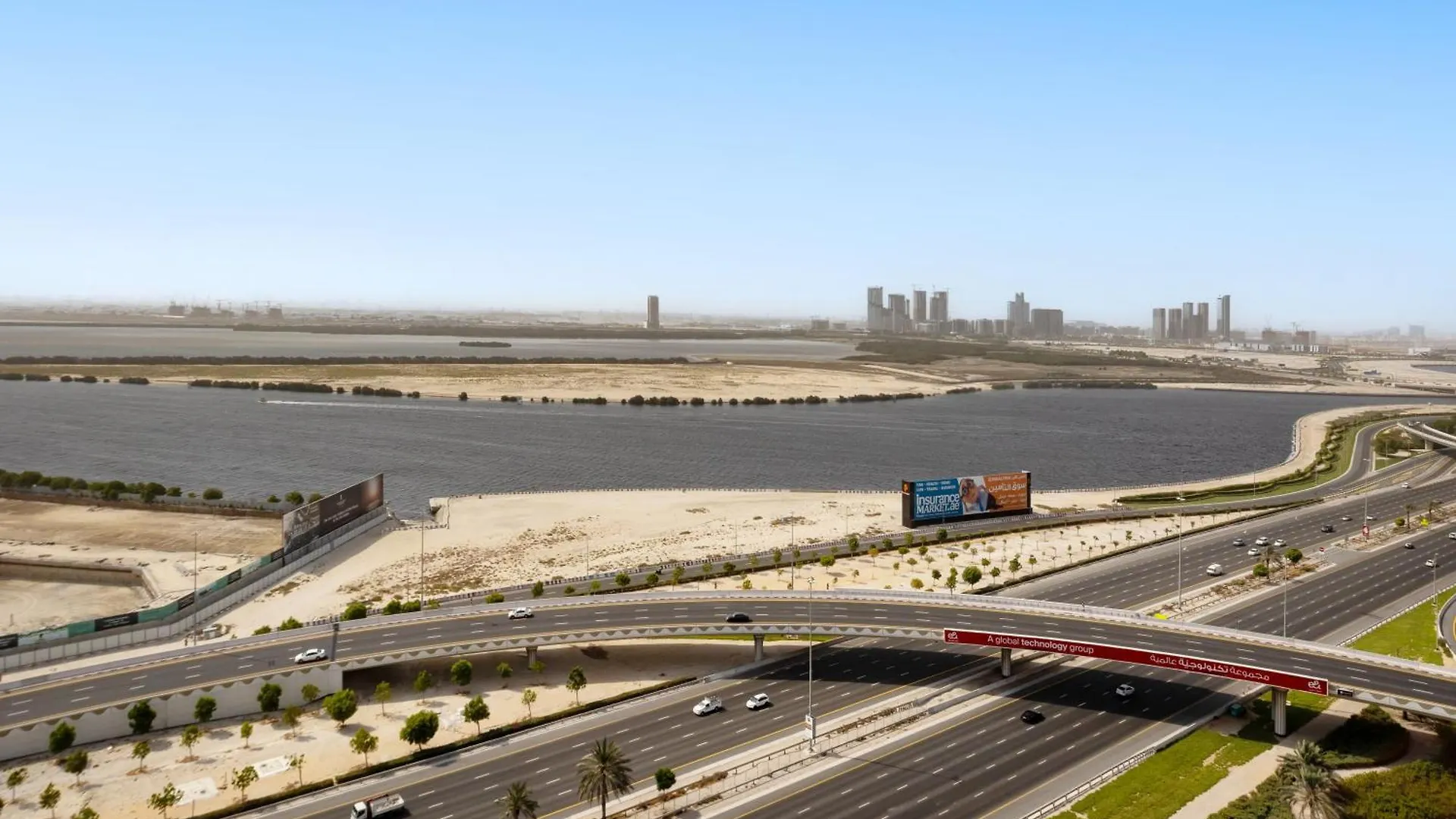 Creek Water View Apartment Sleeps 4 Dubai