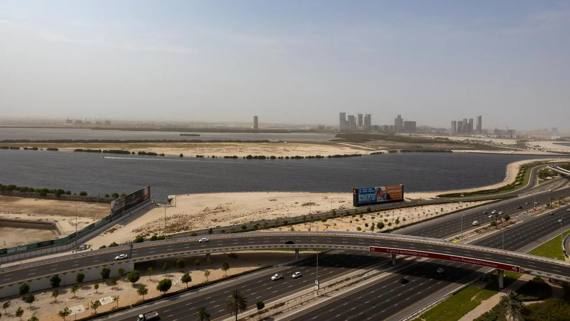 Creek Water View Apartment Sleeps 4 Dubai