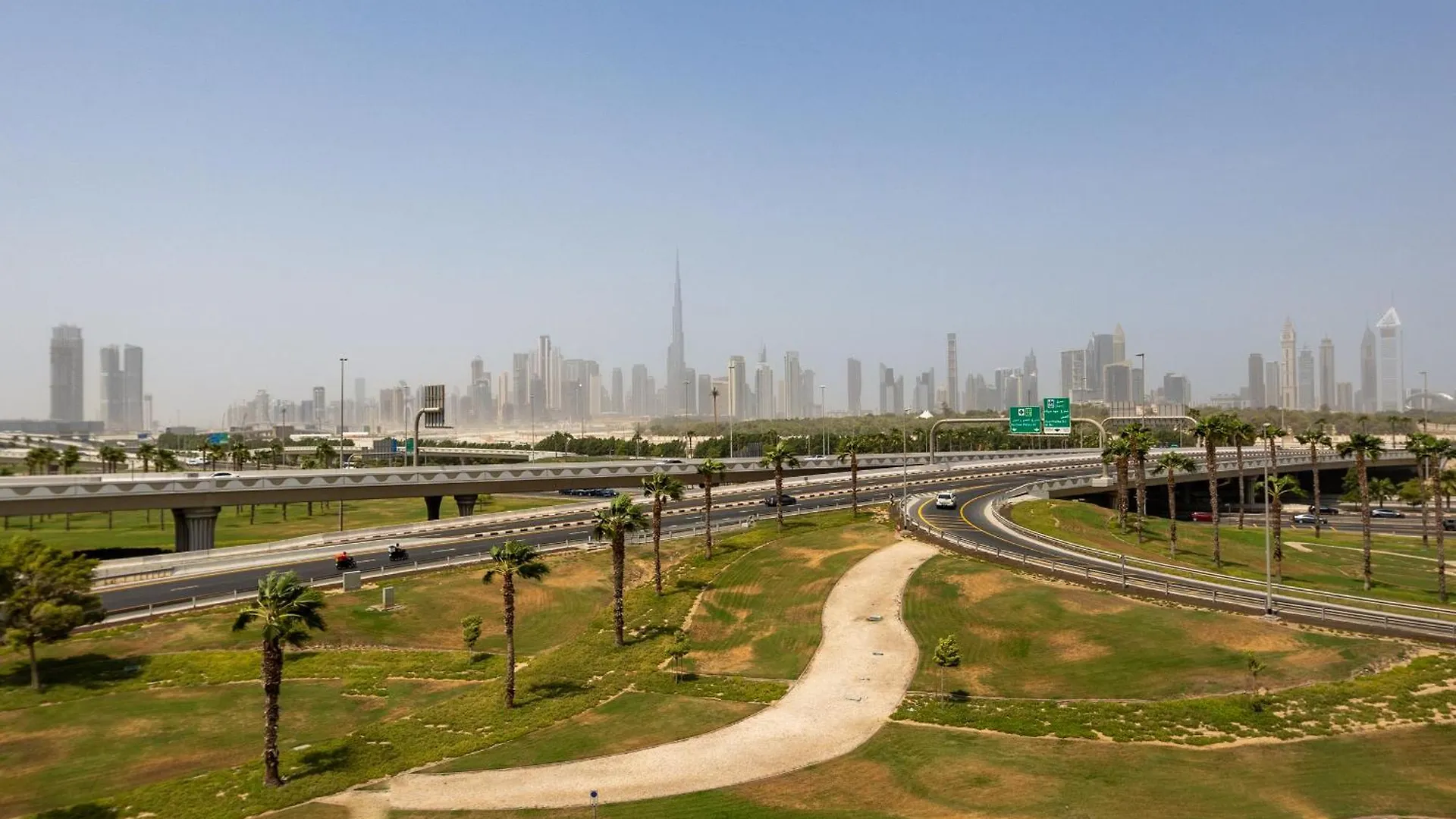 Creek Water View Apartment Sleeps 4 Dubai